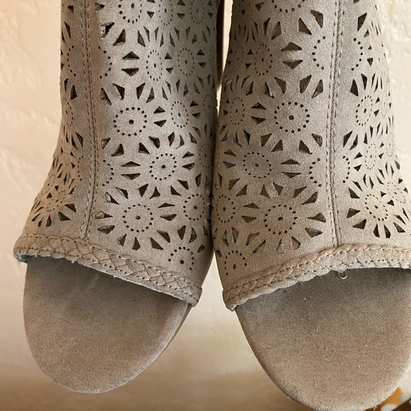 Lauren Conrad heels - Picture 3 of 5